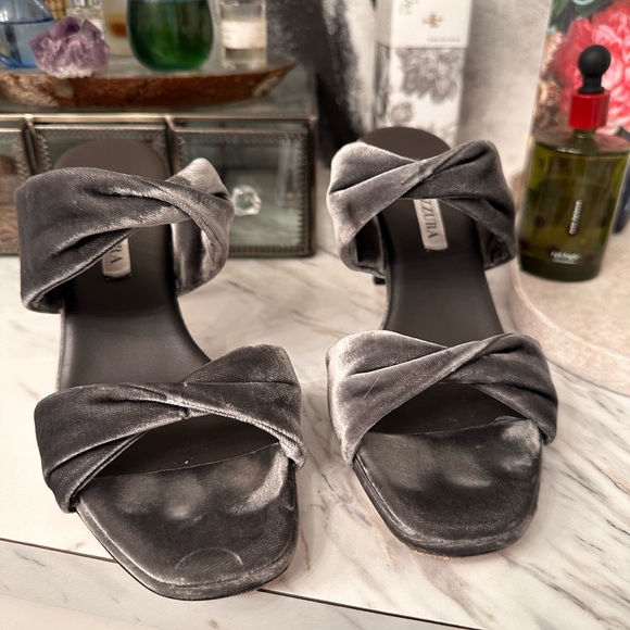 Velvet Aquazurra 75MM Knot Pumps - Picture 7 of 7